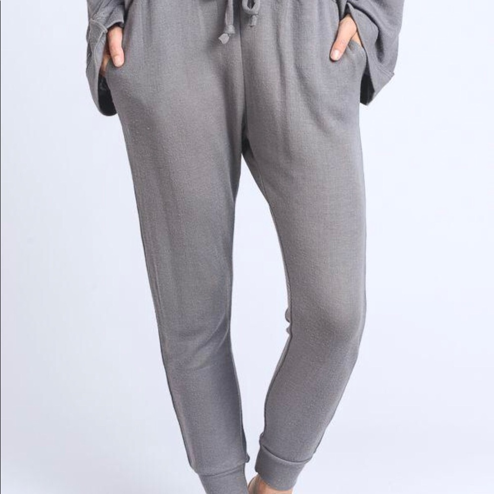 🌻2 for $20🌻 Gray Tapered Drawstring Joggers - Picture 4 of 4
